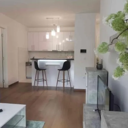 Apartment Square Bl